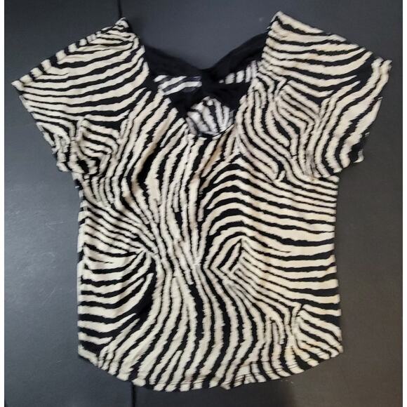 XXI Zebra Print Short Sleeve Shirt - Size Medium - Picture 2 of 5